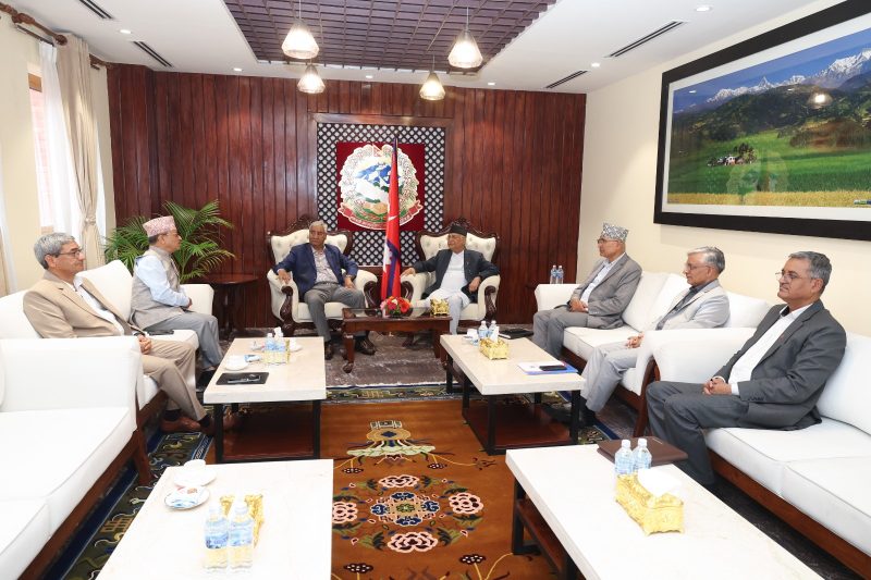 बालुवाटारमा सत्तारुढ गठबन्धनको बैठक: मन्त्रिपरिषद् हेरफेरदेखि राजनीतिक समीकरणसम्म 2 15551545Copngress cpn UML meeting