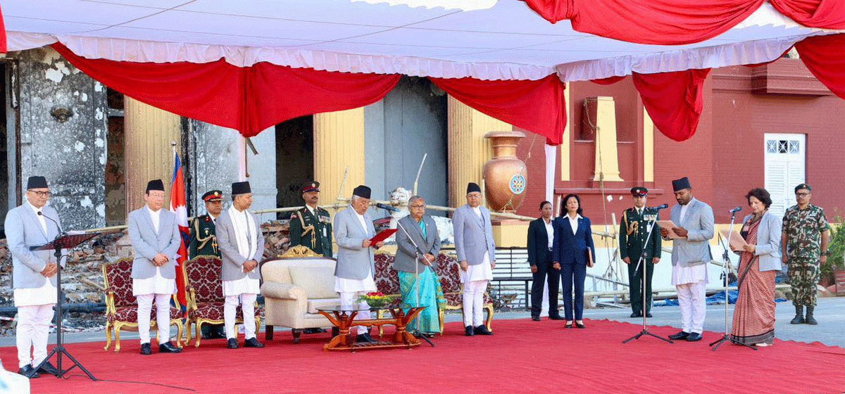 मन्त्रिपरिषद्मा थपिए दुई सदस्य, शर्माले स्वास्थ्य र गुप्ताले खेलकुदमन्त्रीका रुपमा लिए शपथ