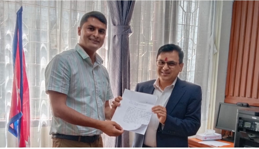 गाउँपालिकामा खटाएपछि ‘विवादास्पद’ अधिकृत घिमिरेले दिए राजीनामा