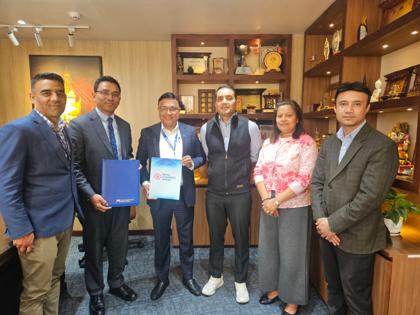 माछापुच्छ्रे बैंकले नेपालपे कार्ड जारी गर्ने, इएफटीमार्फत भुक्तानी प्रोसस गर्न एनसीएचएलसँग सम्झौता