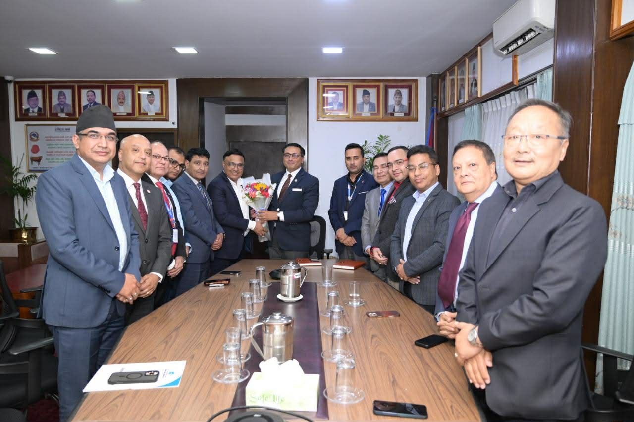 अर्थमन्त्रीसँग बैंकर्स संघको भेट: सम्पत्ति व्यवस्थापन र कर नीतिमा सहजताको आग्रह