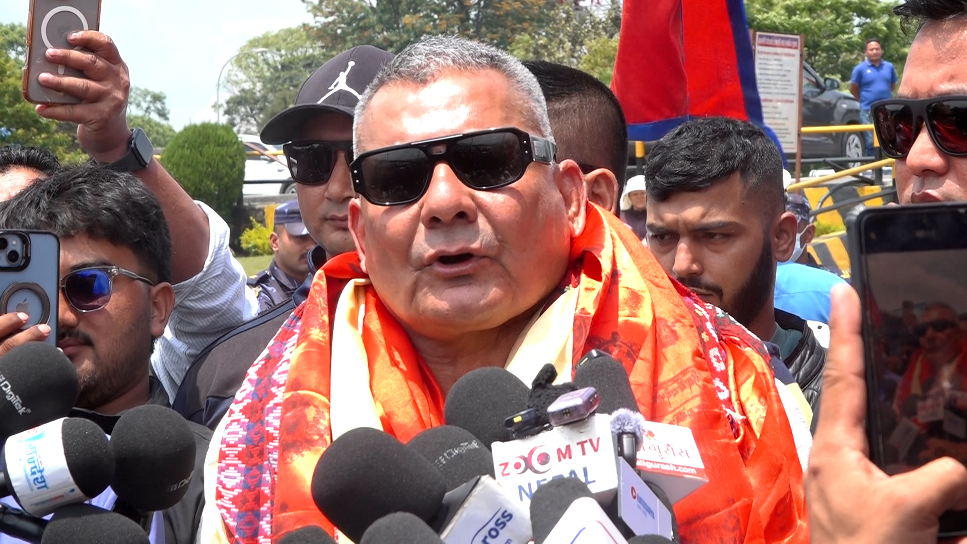 बालेन डोजर लिएर सुकुम्वासी बस्तीमा होइन, लिपुलेक-कालापानी जानुपर्छ : दुर्गा प्रसाईँ