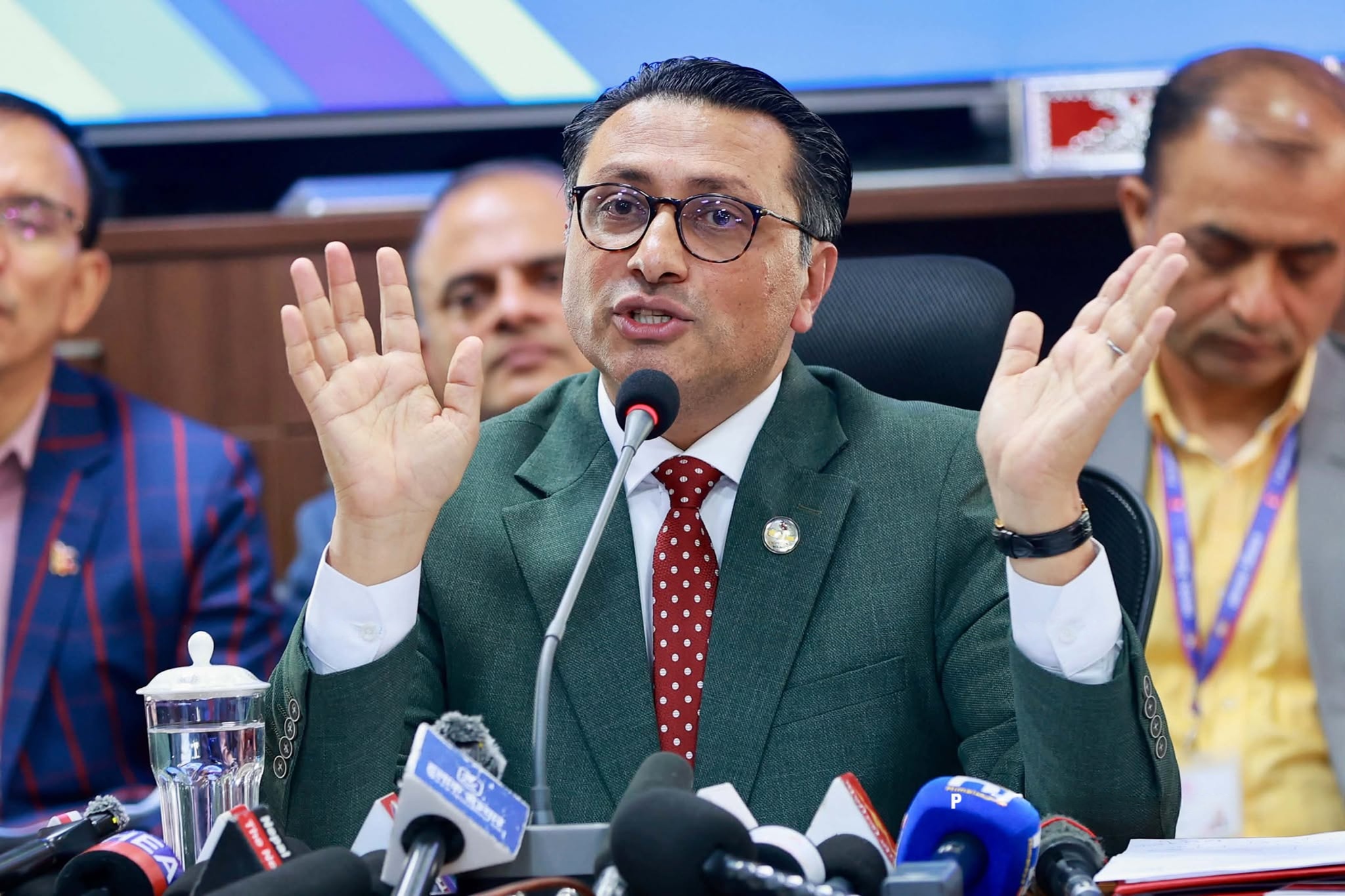 ‘सेयर बजारमा प्रायोजित हल्ला फैलाइयो, वितण्डा मच्चाउनेलाई अनुसन्धान गर्छौं’