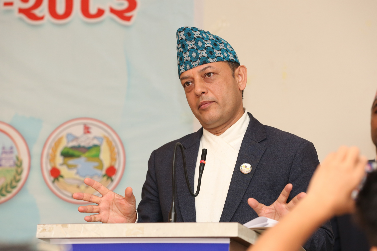 ‘संघीयतापछि पनि सिंहदरबारको अधिकार सिंहदरबारबाट बाहिर जानै सकेन’